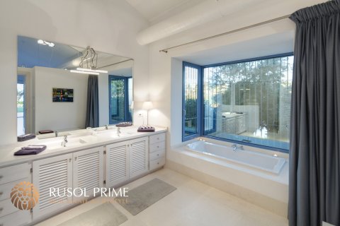 Villa for sale in Benahavis, Malaga, Spain 5 bedrooms, 682 sq.m. No. 38510 - photo 17