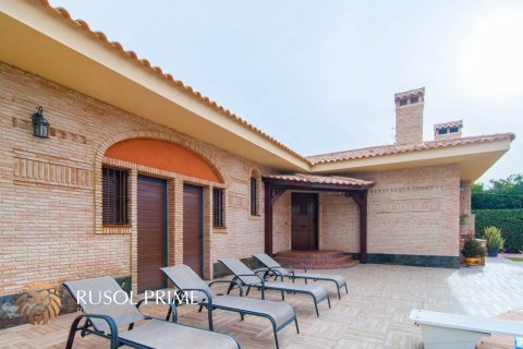 Villa for sale in San Vicente del Raspeig, Alicante, Spain 5 bedrooms, 739 sq.m. No. 39573 - photo 4