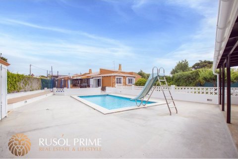 Villa for sale in Es Castell, Menorca, Spain 5 bedrooms, 263 sq.m. No. 38268 - photo 1