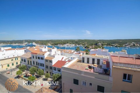 Townhouse for sale in Mahon, Menorca, Spain 7 bedrooms, 325 sq.m. No. 38256 - photo 1