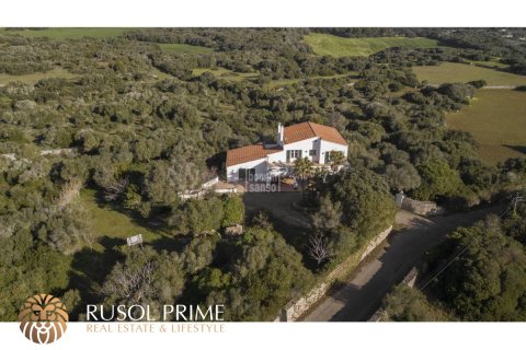 Villa for sale in Alaior, Menorca, Spain 5 bedrooms, 330 sq.m. No. 11201 - photo 1