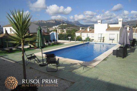 Bungalow for sale in Calpe, Alicante, Spain 3 bedrooms, 142 sq.m. No. 39575 - photo 3