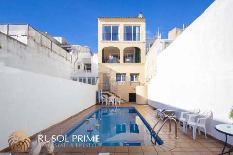 Townhouse for sale in Ferreries, Menorca, Spain 4 bedrooms, 491 sq.m. No. 39207 - photo 1