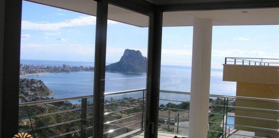 Villa in Calpe, Alicante, Spain 3 bedrooms, 500 sq.m. No. 39341