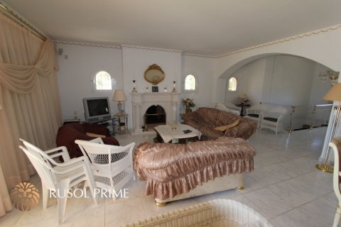 Villa for sale in Calpe, Alicante, Spain 6 bedrooms, 609 sq.m. No. 39381 - photo 2