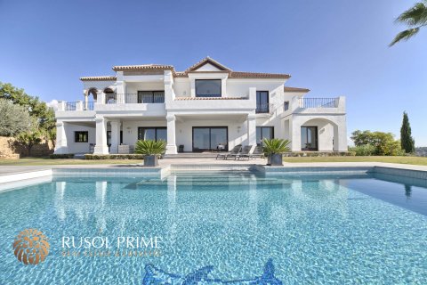 Villa for sale in Benahavis, Malaga, Spain 5 bedrooms, 640 sq.m. No. 38424 - photo 1