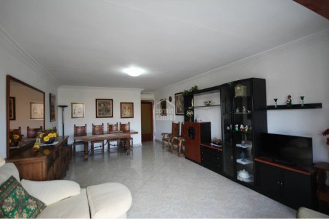 Apartment for sale in Ciutadella De Menorca, Menorca, Spain 3 bedrooms, 107 sq.m. No. 38987 - photo 3