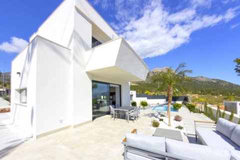 Villa for sale in Polop, Alicante, Spain 4 bedrooms, 185 sq.m. No. 41922 - photo 2