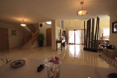 Villa for sale in La Nucia, Alicante, Spain 4 bedrooms, 650 sq.m. No. 44910 - photo 7