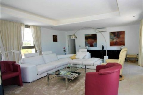 Villa for sale in Moraira, Alicante, Spain 5 bedrooms, 359 sq.m. No. 43310 - photo 4
