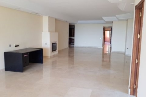 Apartment for sale in Marbella, Malaga, Spain 3 bedrooms, 245 sq.m. No. 44712 - photo 8