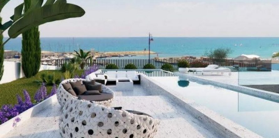 Villa in El Campello, Alicante, Spain 4 bedrooms, 660 sq.m. No. 43945