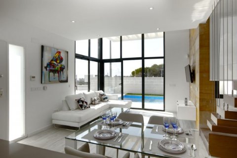 Villa for sale in Alicante, Spain 3 bedrooms, 132 sq.m. No. 42849 - photo 8