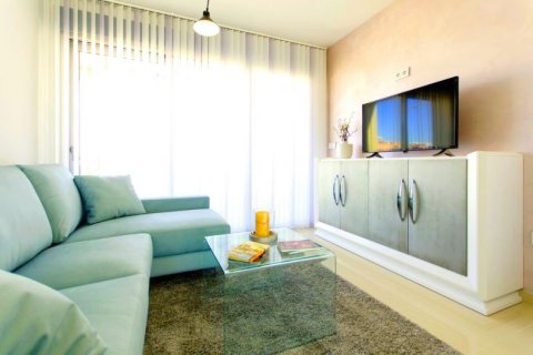Townhouse for sale in Torrevieja, Alicante, Spain 2 bedrooms, 120 sq.m. No. 43169 - photo 5