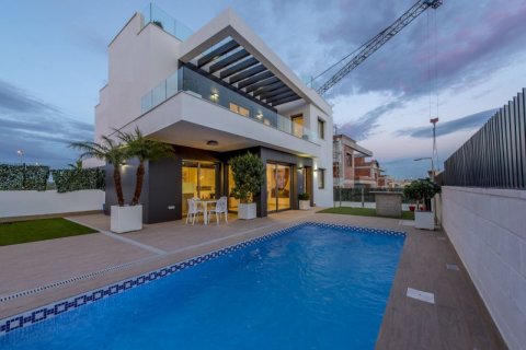 Villa for sale in Campoamor, Alicante, Spain 3 bedrooms, 140 sq.m. No. 42413 - photo 1