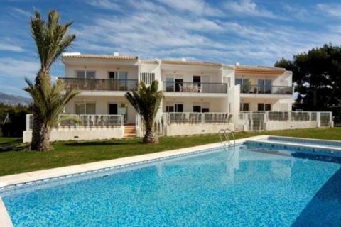 Hotel for sale in Alfaz del Pi, Alicante, Spain 12 bedrooms, 615 sq.m. No. 45086 - photo 1