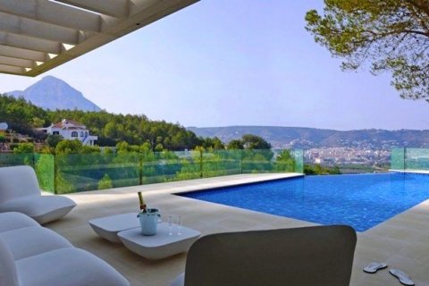 Villa for sale in Javea, Alicante, Spain 3 bedrooms, 300 sq.m. No. 43540 - photo 2