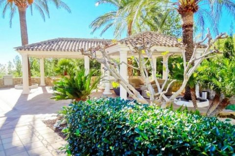 Villa for sale in Altea, Alicante, Spain 3 bedrooms, 290 sq.m. No. 43895 - photo 4