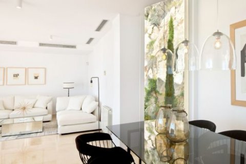 Villa for sale in Altea, Alicante, Spain 4 bedrooms, 350 sq.m. No. 43689 - photo 8