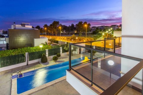Villa for sale in Polop, Alicante, Spain 3 bedrooms, 250 sq.m. No. 44385 - photo 7