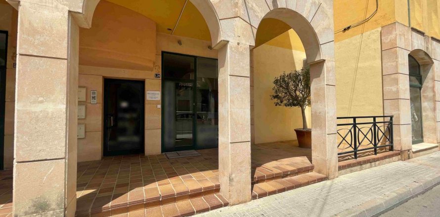 Commercial property in Port D'andratx, Mallorca, Spain 50 sq.m. No. 41056