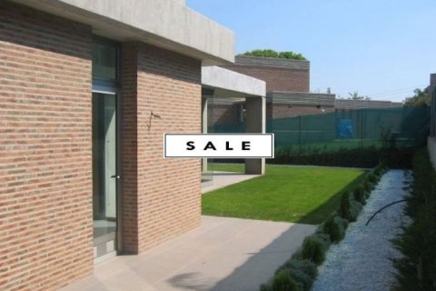 Villa for sale in Valencia, Spain 5 bedrooms, 680 sq.m. No. 45260 - photo 4