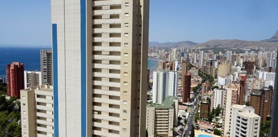 Apartment in Benidorm, Alicante, Spain 2 bedrooms, 91 sq.m. No. 44554