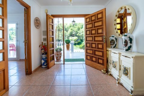 Villa for sale in Santa Ponsa, Mallorca, Spain 6 bedrooms, 270 sq.m. No. 47391 - photo 26