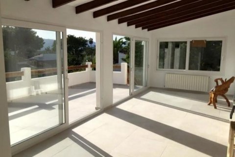 Villa for sale in Javea, Alicante, Spain 5 bedrooms, 236 sq.m. No. 42926 - photo 6