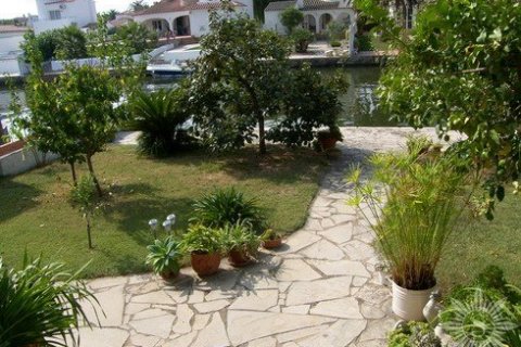 Villa for sale in Roses, Girona, Spain 3 bedrooms, 112 sq.m. No. 41437 - photo 3