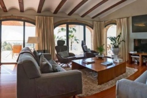 Villa for sale in Javea, Alicante, Spain 6 bedrooms, 286 sq.m. No. 45522 - photo 3