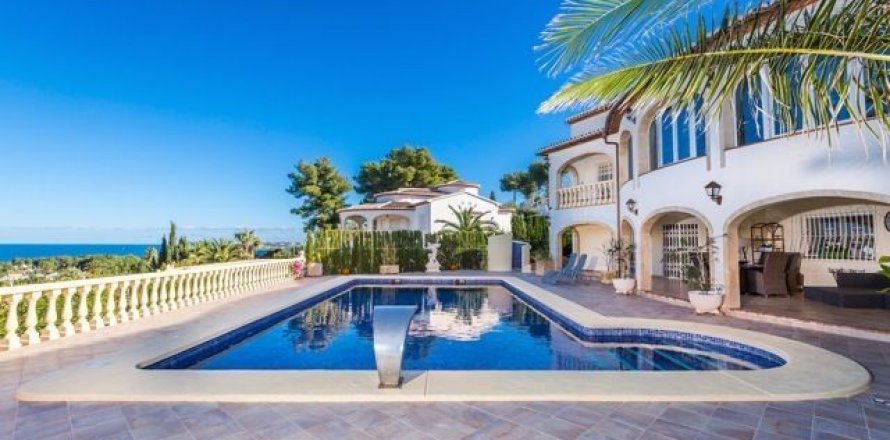 Villa in Javea, Alicante, Spain 5 bedrooms, 660 sq.m. No. 43606