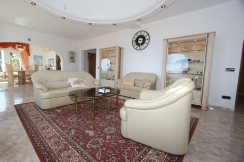 Villa for sale in Calpe, Alicante, Spain 4 bedrooms, 303 sq.m. No. 42723 - photo 9