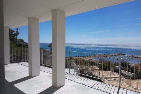 Villa for sale in El Campello, Alicante, Spain 4 bedrooms, 260 sq.m. No. 44587 - photo 2