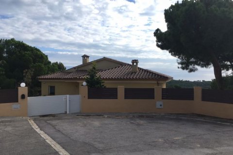 Villa for sale in Lloret de Mar, Girona, Spain 6 bedrooms, 420 sq.m. No. 44257 - photo 2