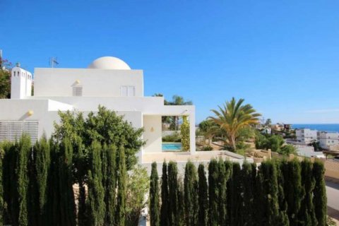 Villa for sale in Villajoyosa, Alicante, Spain 3 bedrooms, 300 sq.m. No. 42482 - photo 6