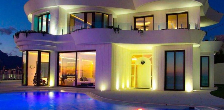 Villa in Benidorm, Alicante, Spain 5 bedrooms, 1.4 sq.m. No. 45618