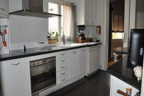 Villa for sale in Barcelona, Spain 3 bedrooms, 160 sq.m. No. 41462 - photo 9