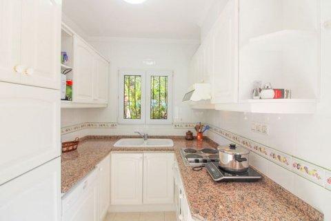 Villa for sale in Calpe, Alicante, Spain 3 bedrooms, 180 sq.m. No. 44444 - photo 6