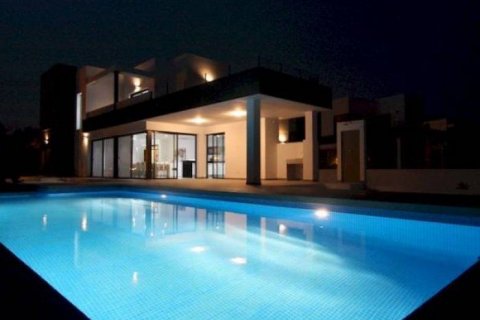 Villa for sale in Alfaz del Pi, Alicante, Spain 4 bedrooms, 300 sq.m. No. 46386 - photo 2