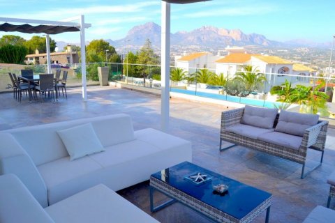 Villa for sale in Alfaz del Pi, Alicante, Spain 5 bedrooms, 280 sq.m. No. 43893 - photo 5