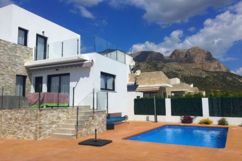 Villa for sale in Polop, Alicante, Spain 4 bedrooms, 180 sq.m. No. 41543 - photo 1