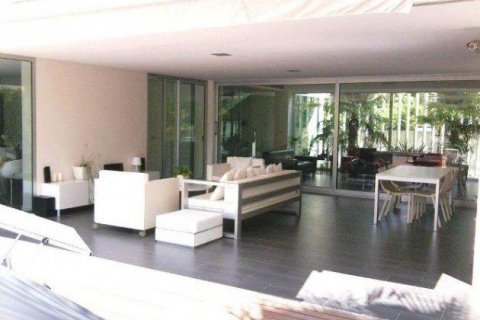 Villa for sale in Alicante, Spain 5 bedrooms, 450 sq.m. No. 44266 - photo 5