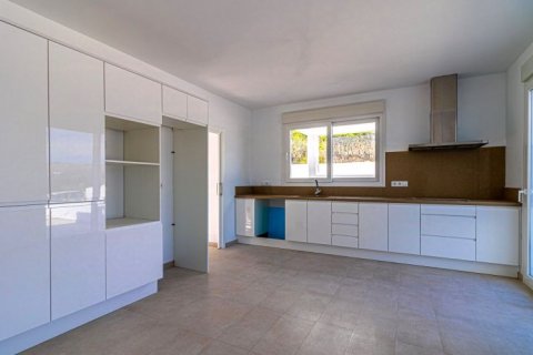 Villa for sale in Javea, Alicante, Spain 3 bedrooms, 200 sq.m. No. 45988 - photo 10