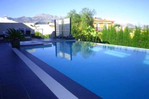 Villa for sale in Alfaz del Pi, Alicante, Spain 5 bedrooms, 600 sq.m. No. 43707 - photo 3