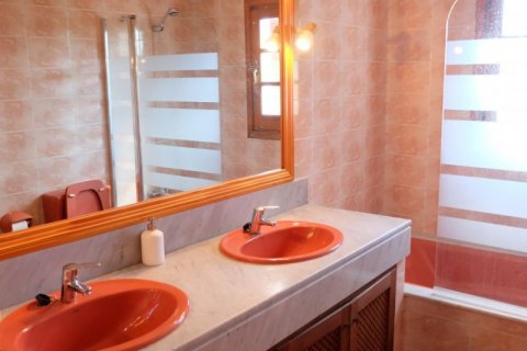 Villa for sale on Ibiza, Spain 5 bedrooms, 226 sq.m. No. 45326 - photo 10