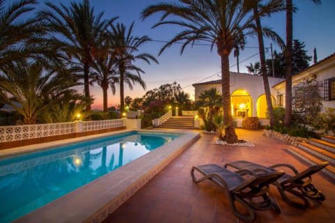 Villa for sale in Altea, Alicante, Spain 4 bedrooms, 227 sq.m. No. 44398 - photo 4