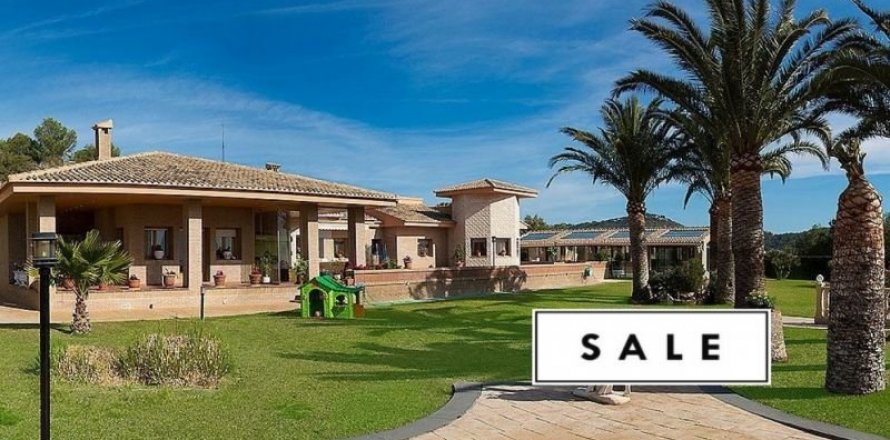 Castles Calpe, Alicante, Spain 5 bedrooms, 440 sq.m. No. 45339