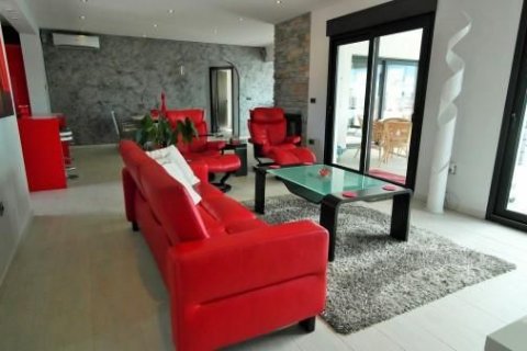 Villa for sale in Calpe, Alicante, Spain 3 bedrooms, 281 sq.m. No. 44025 - photo 4