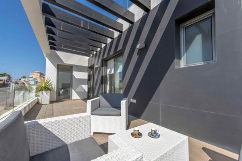 Villa for sale in Campoamor, Alicante, Spain 3 bedrooms, 140 sq.m. No. 42413 - photo 4
